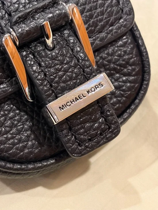 NWT Michael Kors Zoe Leather Bag Charm/AirPods Case - Picture 2 of 5